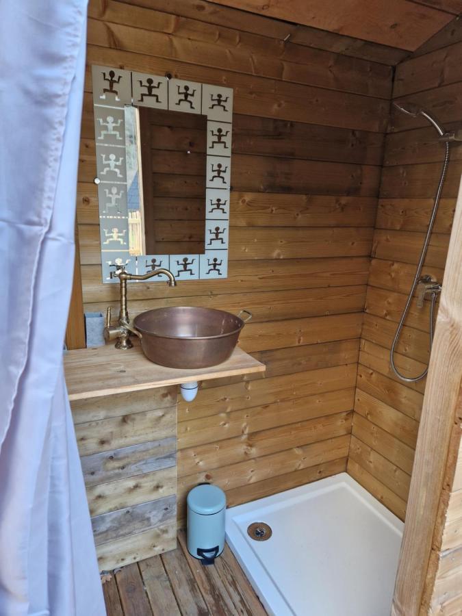 Les Cabanes Feeriques Du Cheix Saint-Diery Exterior foto