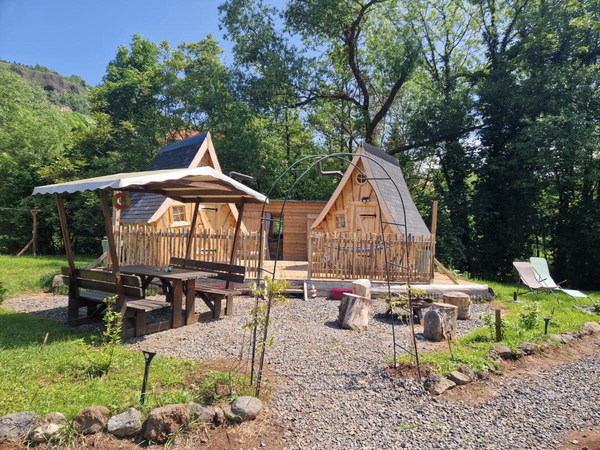 Les Cabanes Feeriques Du Cheix Saint-Diery Exterior foto